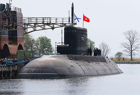 Tàu ngầm phi hạt nhân tối tân Project 636 Varshavyanka mang tên HQ-182 Hà Nội của Hải quân Nhân dân Việt Nam.